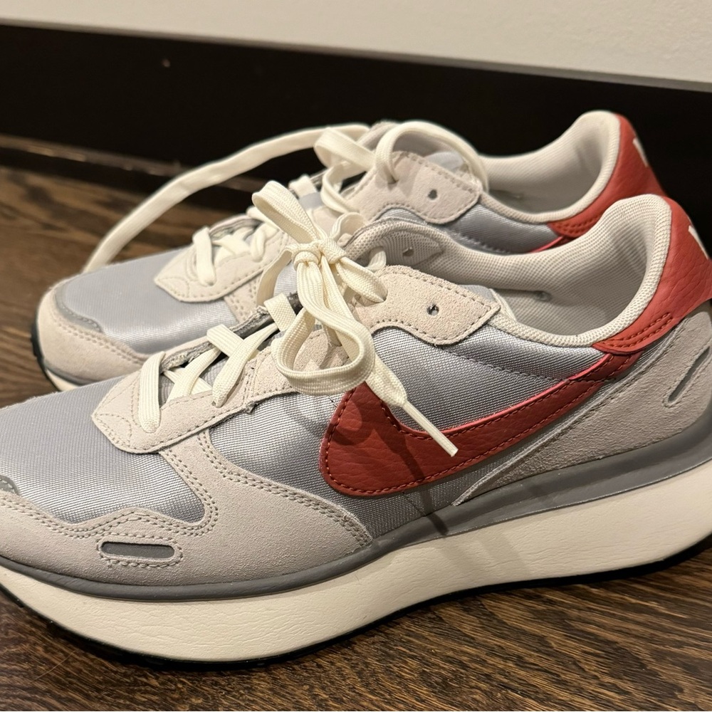 Nike Phoenix waffle womens shoes. Never worn outside, like new!